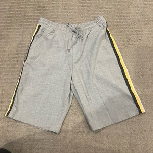 ZARA MENS GREY SHORTS